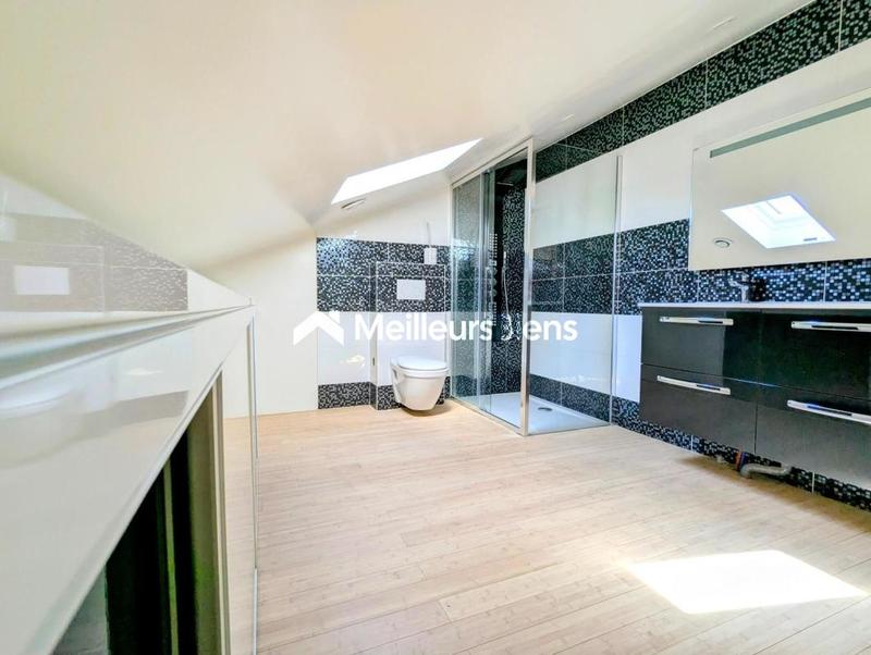 Maison - 161 m² - 5 pièces