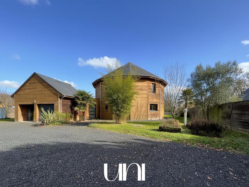 Maison - 200 m² - 7 pièces