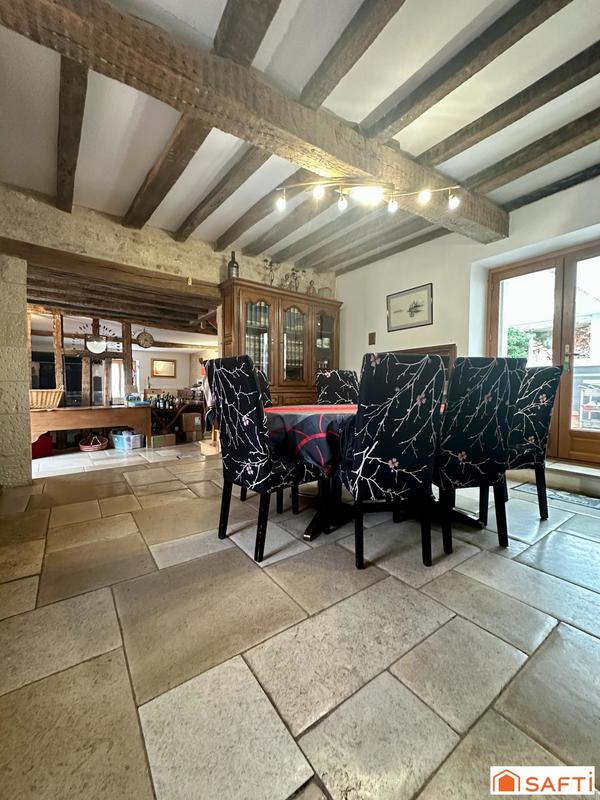 Maison - 228 m² - 7 pièces