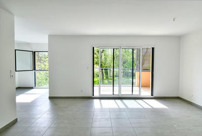 Appartement - 82 m² - 4 pièces