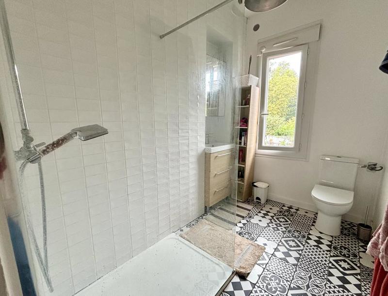 Immeuble - 140 m² - 8 pièces