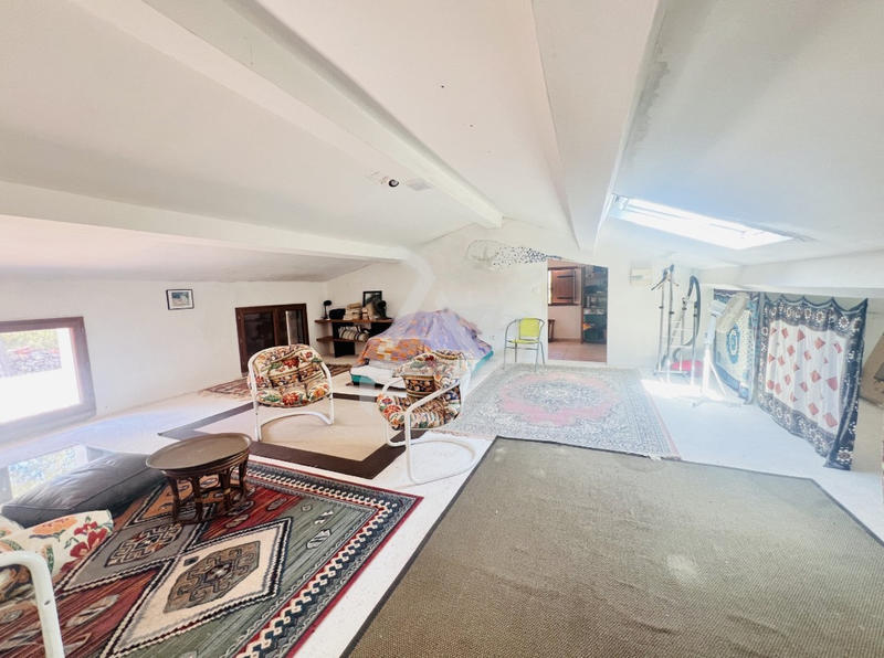 Maison - 235 m² - 7 pièces