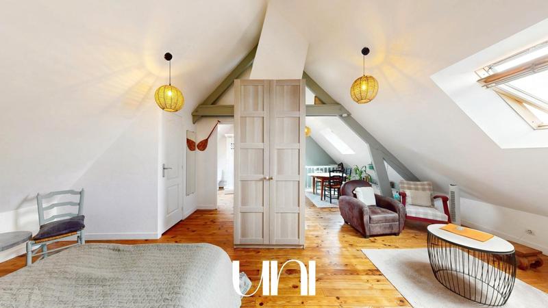 Maison - 352 m² - 8 pièces