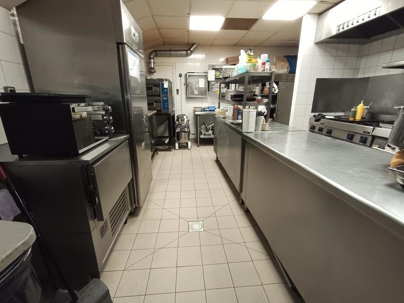 Local commercial - 310 m² - 7 pièces