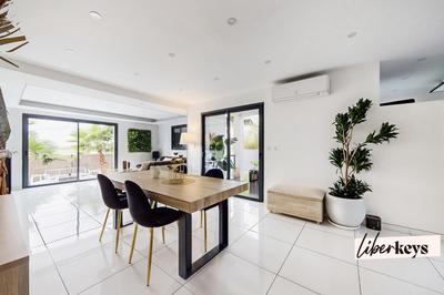 Maison - 151 m² - 5 pièces