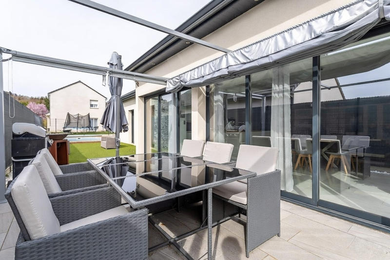 Maison - 185 m² - 6 pièces