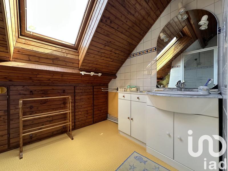 Maison - 200 m² - 8 pièces