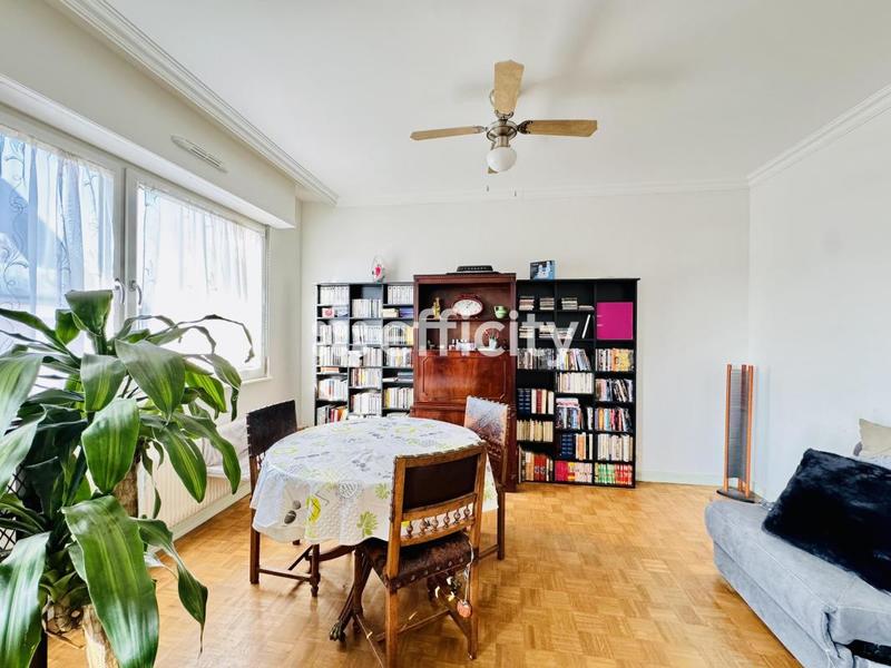 Appartement - 100 m² - 3 pièces