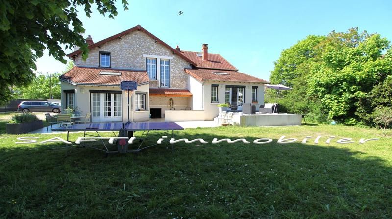 Maison - 190 m² - 9 pièces