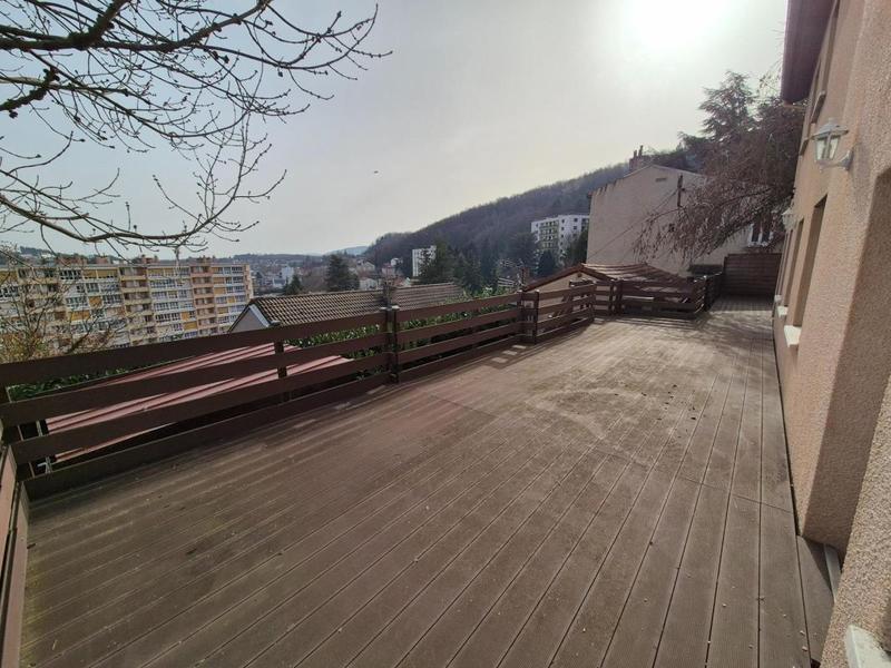 Maison traditionnelle - 100 m² - 5 pièces