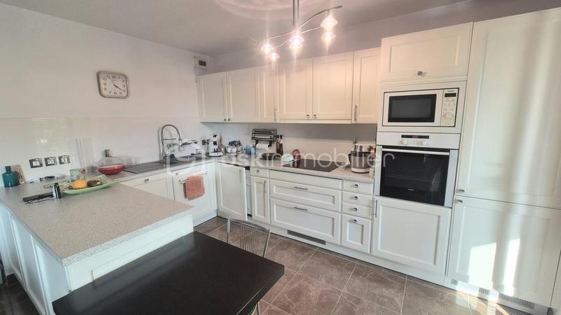 Appartement - 77 m² - 3 pièces