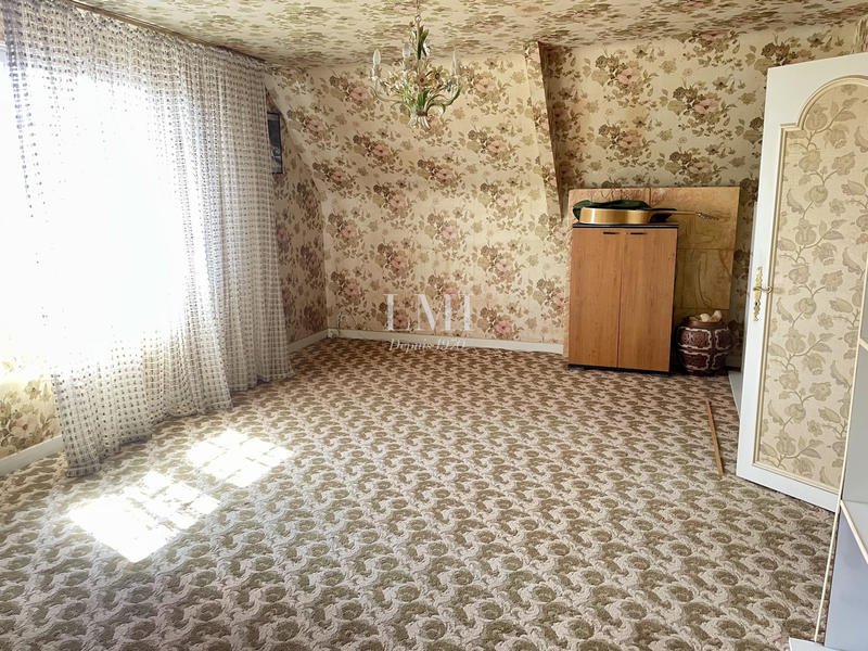 Maison - 238 m² - 8 pièces