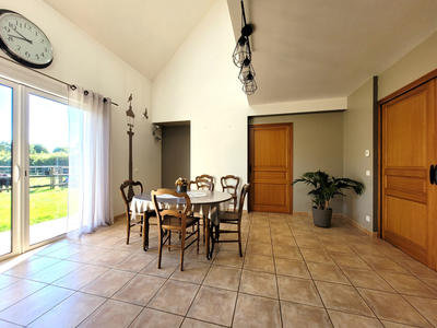 Maison - 215 m² - 9 pièces