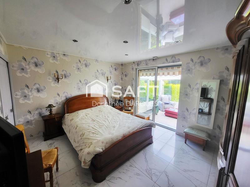 Maison - 213 m² - 7 pièces