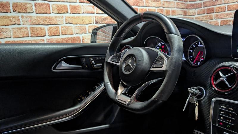 Mercedes a 45 Amg 4Matic