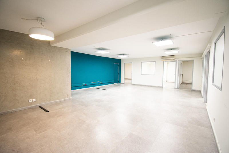 Local commercial - 247 m²