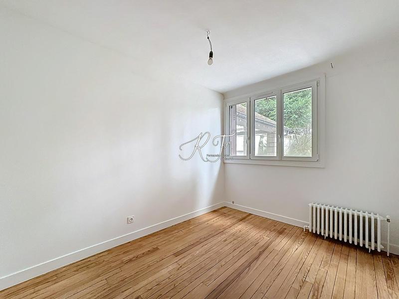 Maison - 230 m² - 10 pièces