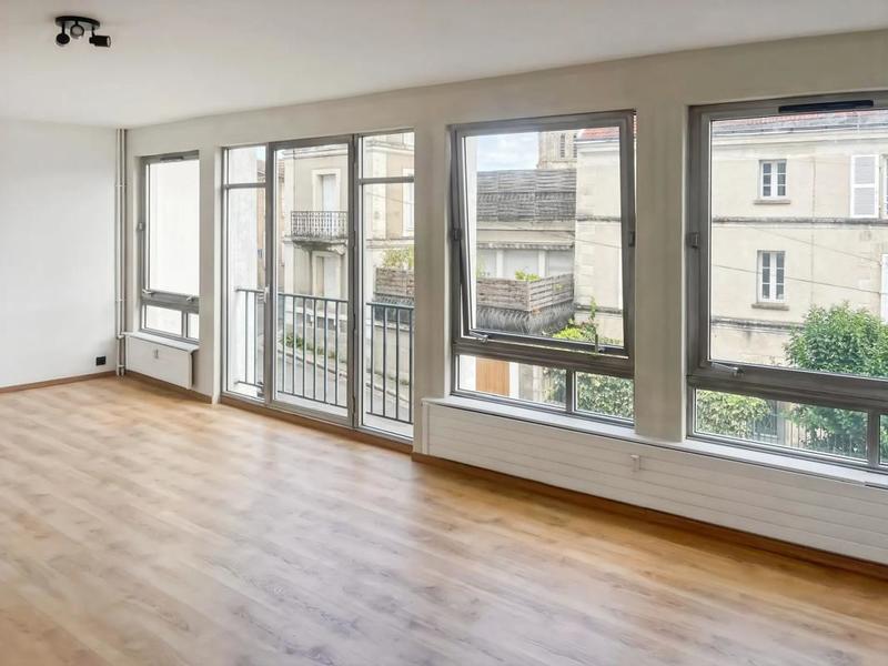 Appartement - 85 m² - 4 pièces