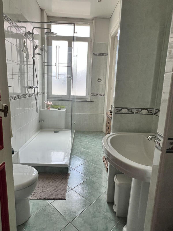 Maison - 290 m² - 8 pièces