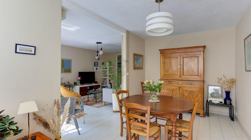 Appartement - 94 m² - 5 pièces