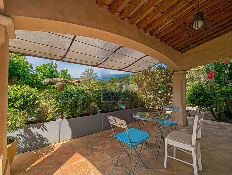 Villa - 356 m² - 11 pièces