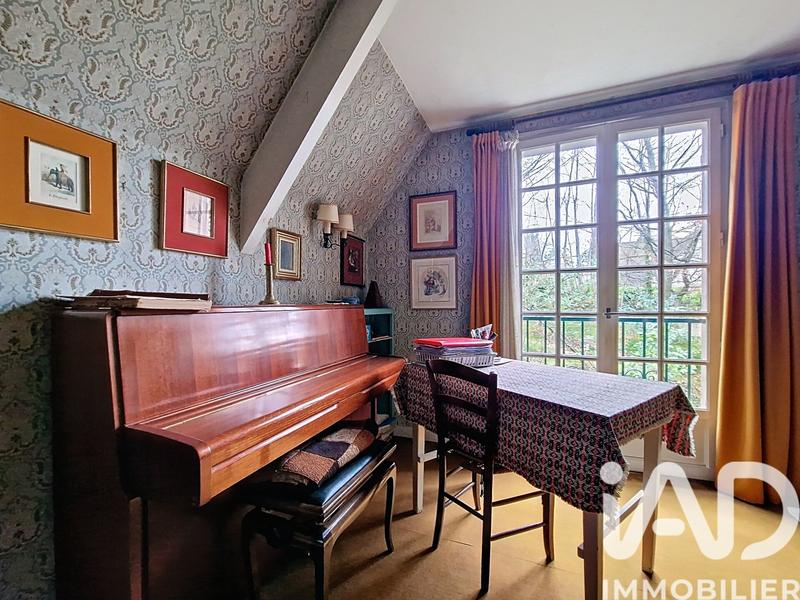 Maison - 213 m² - 8 pièces