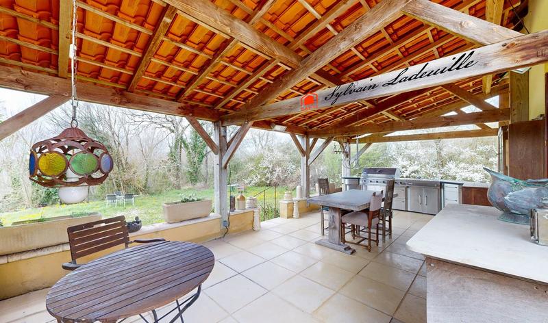 Maison - 140 m² - 5 pièces