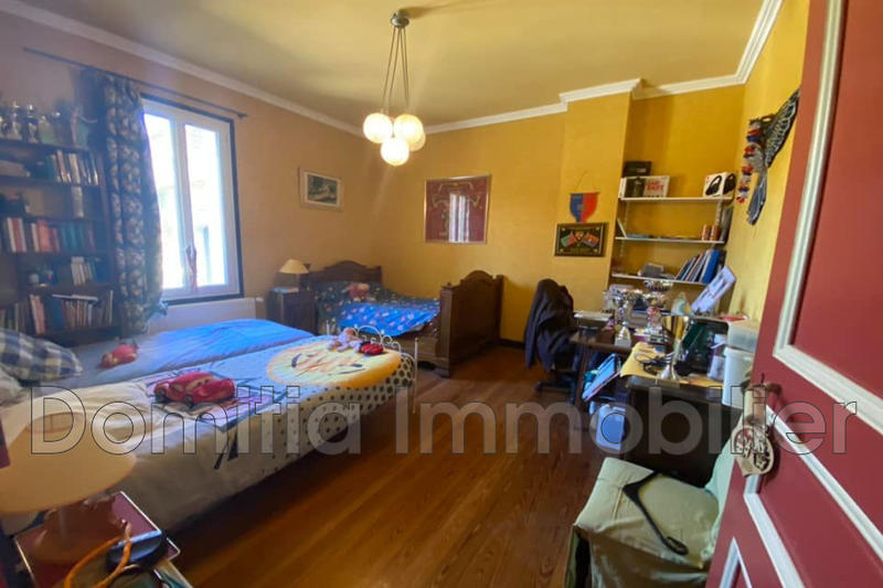 Propriété - 270 m²