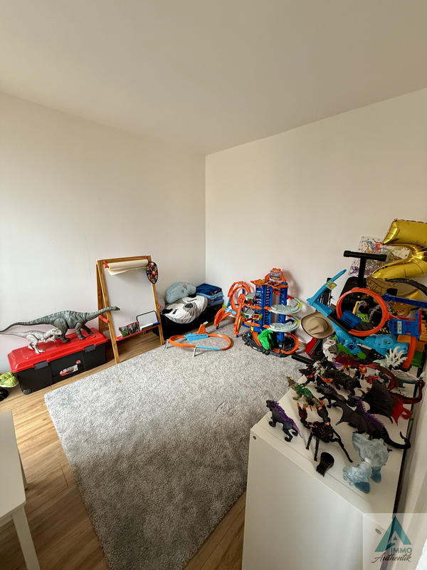 Appartement - 80 m² - 4 pièces