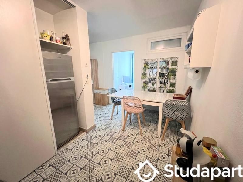 Chambre - 10 m² - 1 pièce