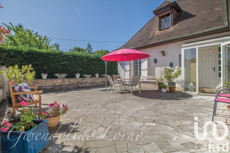 Maison - 215 m² - 7 pièces