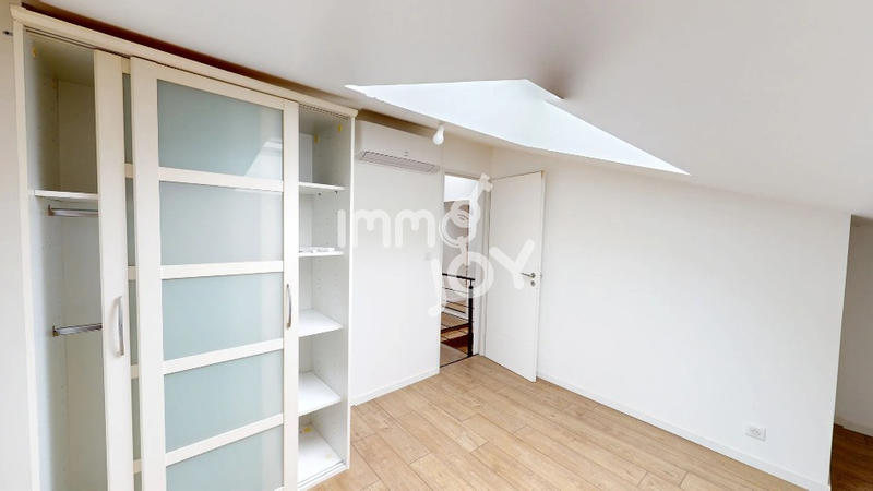 Maison - 181 m² - 8 pièces