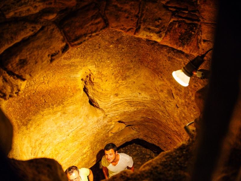 Visite de caves souterraines à Bazas