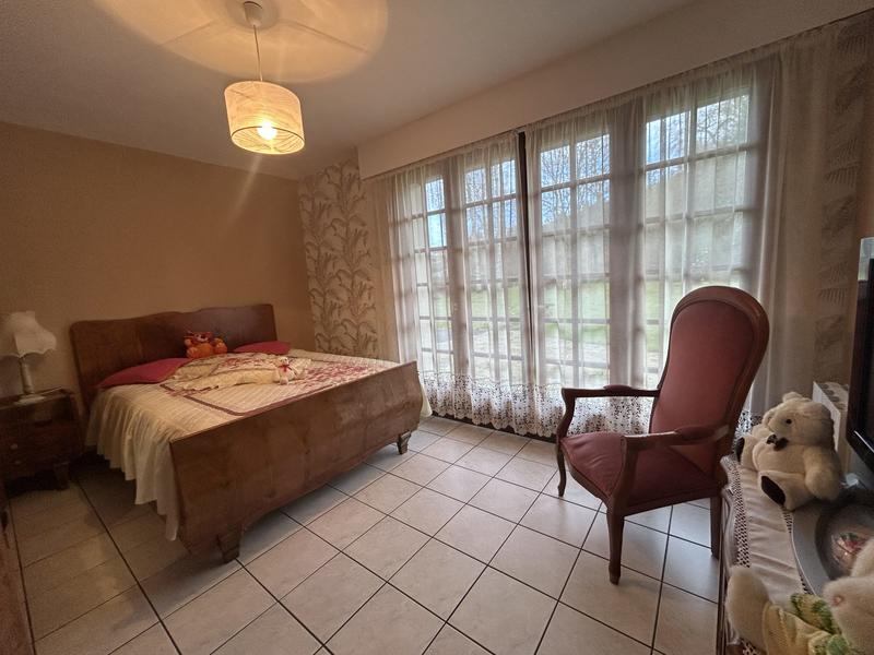 Maison - 213 m² - 7 pièces