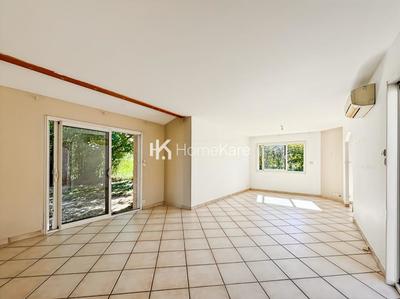 Maison - 96 m² - 5 pièces