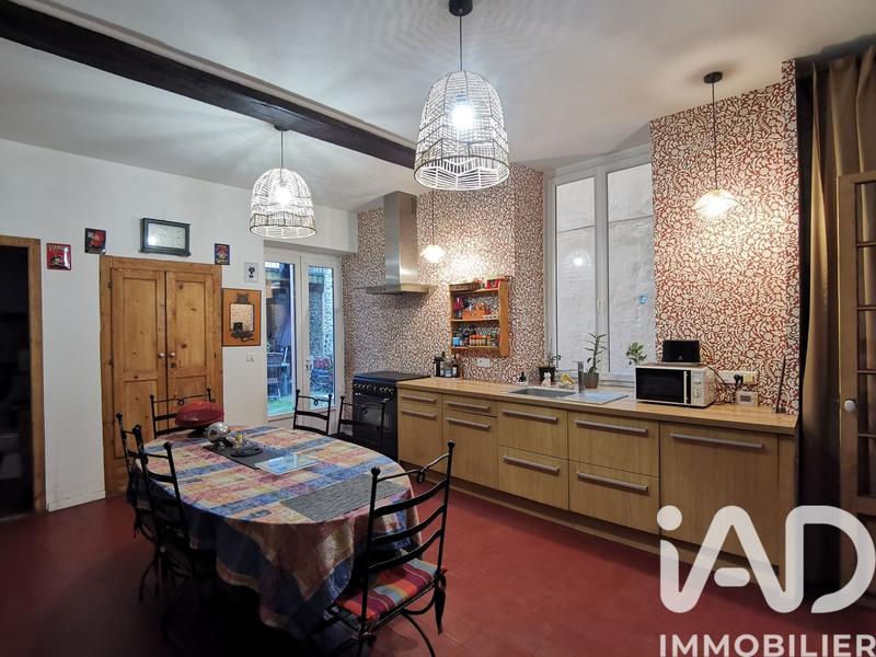 Maison - 260 m² - 10 pièces