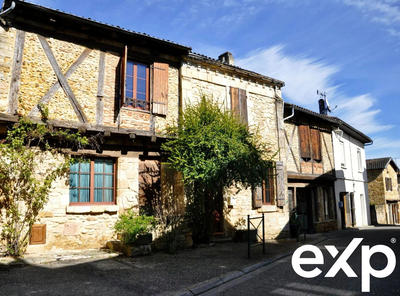 Maison - 260 m² - 12 pièces