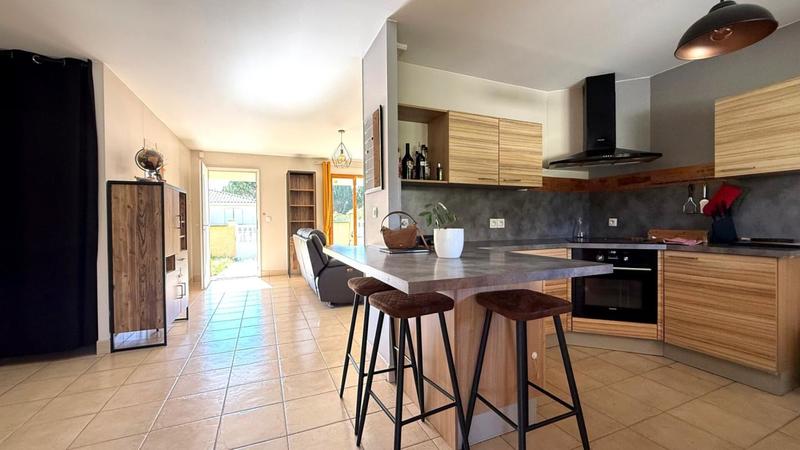 Maison - 110 m² - 6 pièces