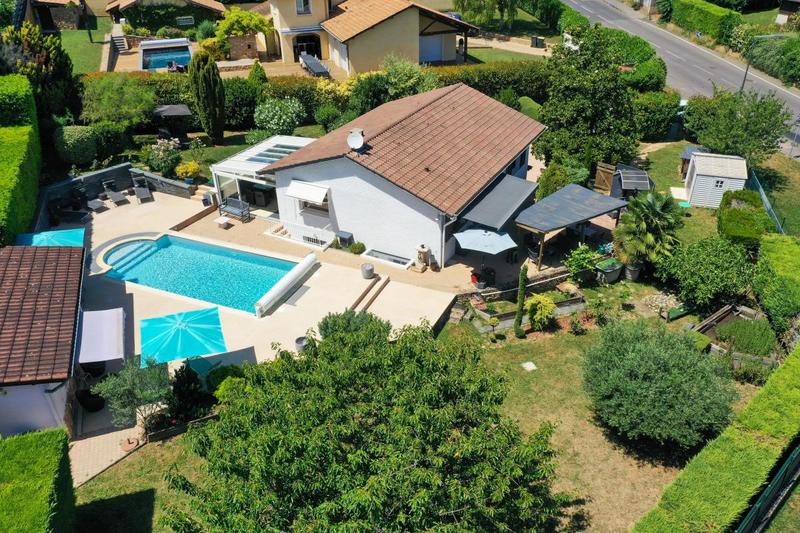Villa - 200 m² - 9 pièces