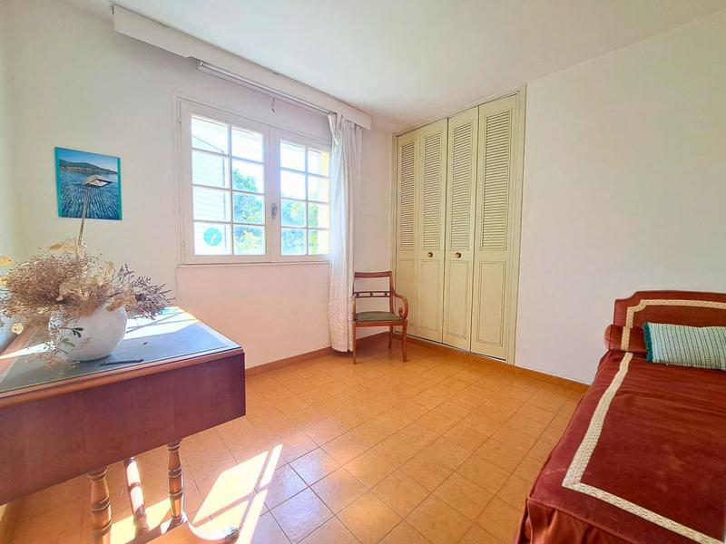 Maison - 180 m² - 9 pièces