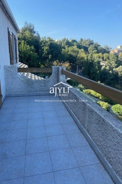 Maison - 134 m² - 5 pièces