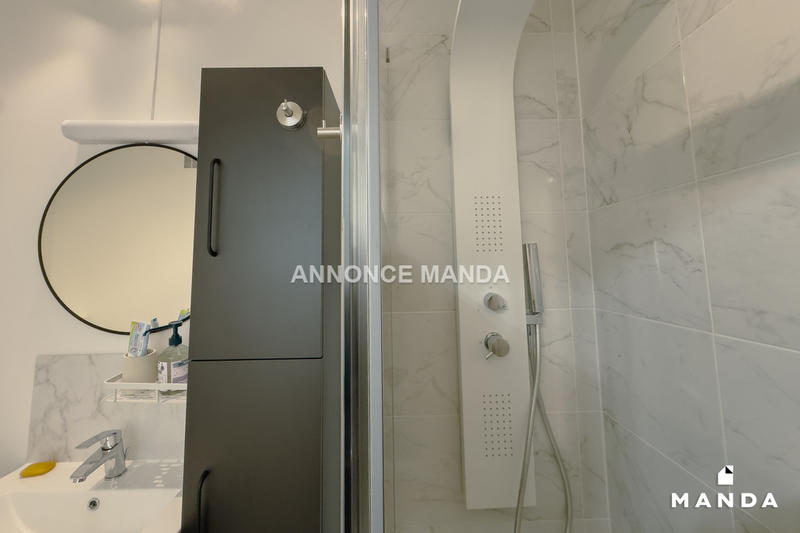 Chambre - 9 m² - 6 pièces