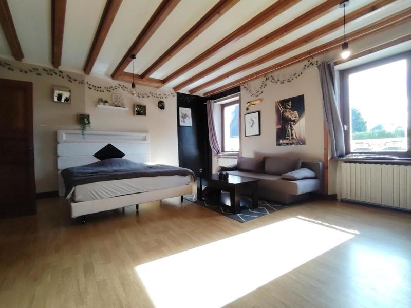 Maison - 225 m² - 10 pièces