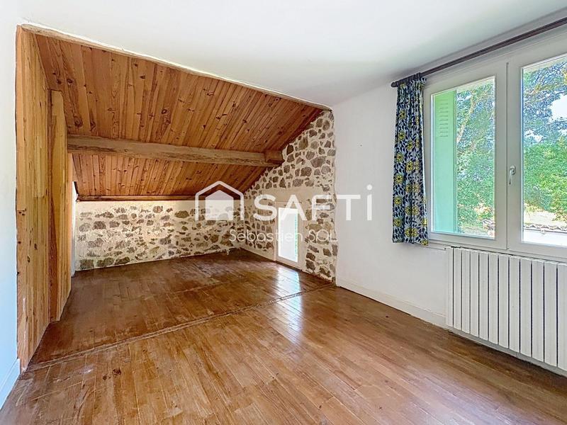 Propriété - 220 m² - 9 pièces