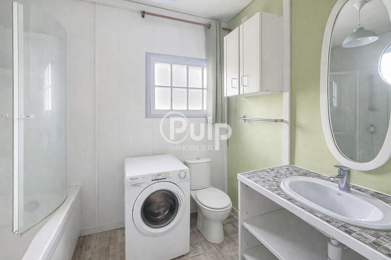 Pavillon - 220 m² - 8 pièces