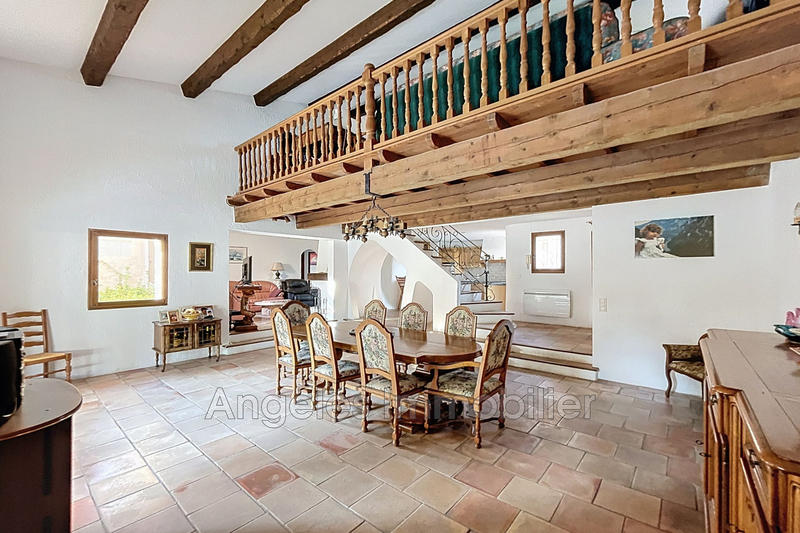 Villa - 189 m² - 6 pièces