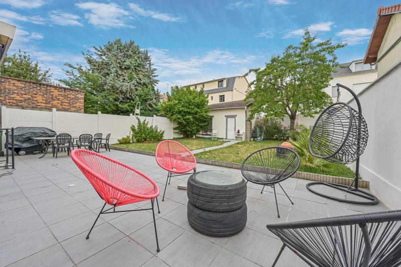 Maison contemporaine - 215 m² - 7 pièces