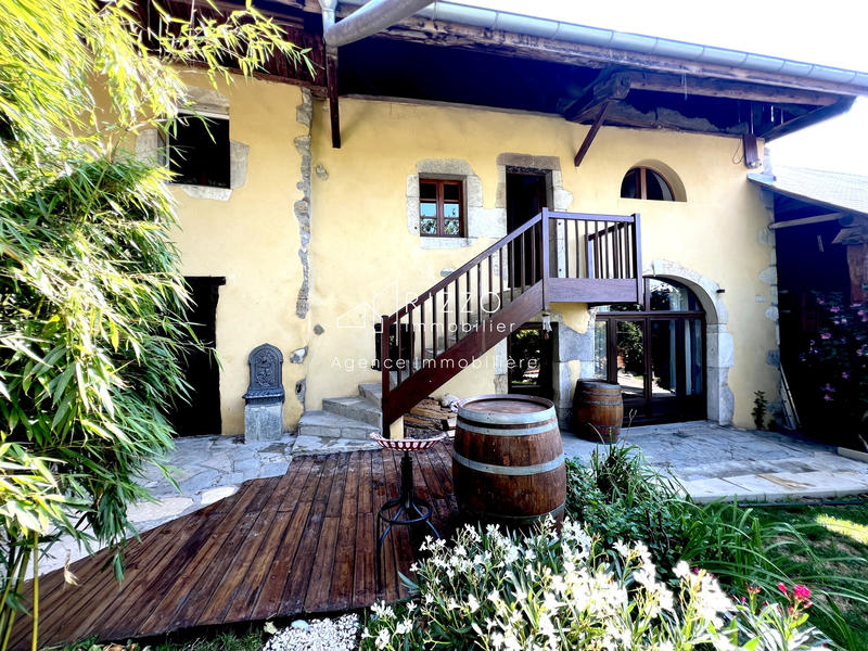 Maison - 180 m² - 7 pièces