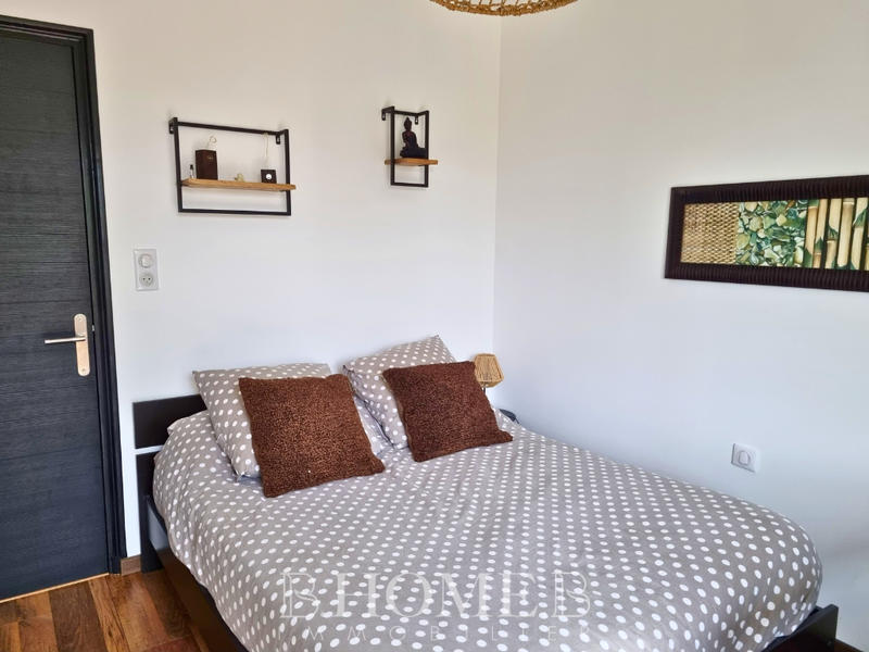 Maison - 212 m² - 10 pièces