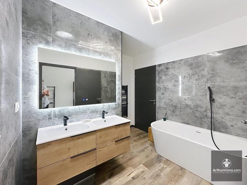 Appartement - 100 m² - 4 pièces